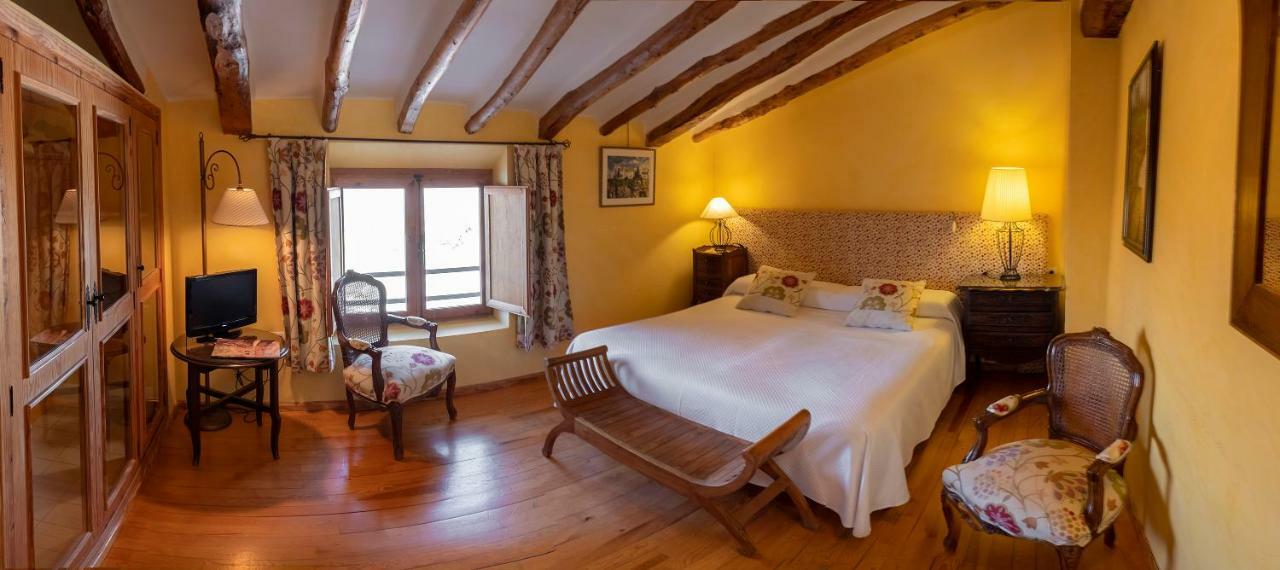 Hotel Rural Mas Fontanelles ビア エクステリア 写真